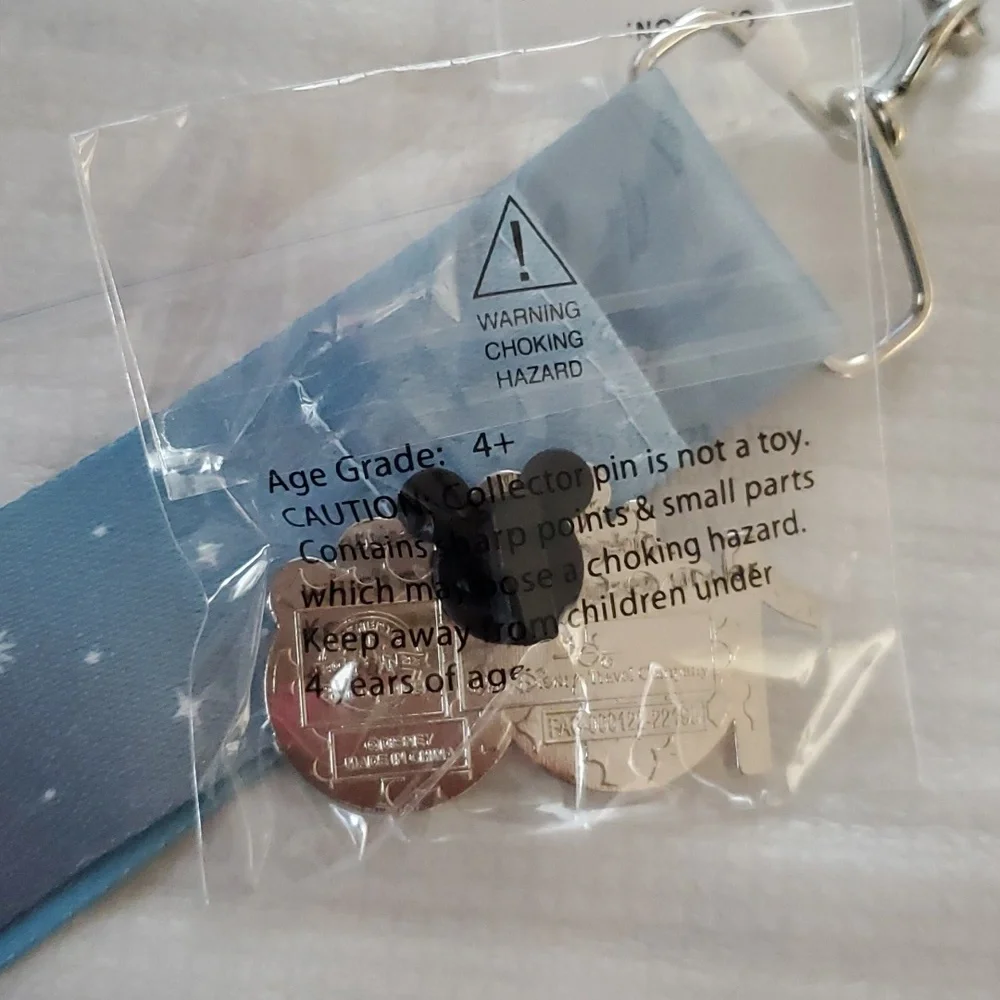 Disneyland Lanyard w/ Disney 100 Mickey & Minnie Pin, New - Picture 4 of 5